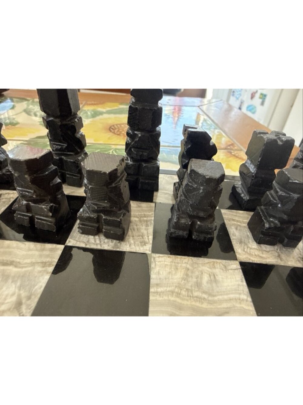 Vtg Carved White & Black Onyx Marble Stone Aztec Chess Set Board Complete 10 in - Picture 4 of 16